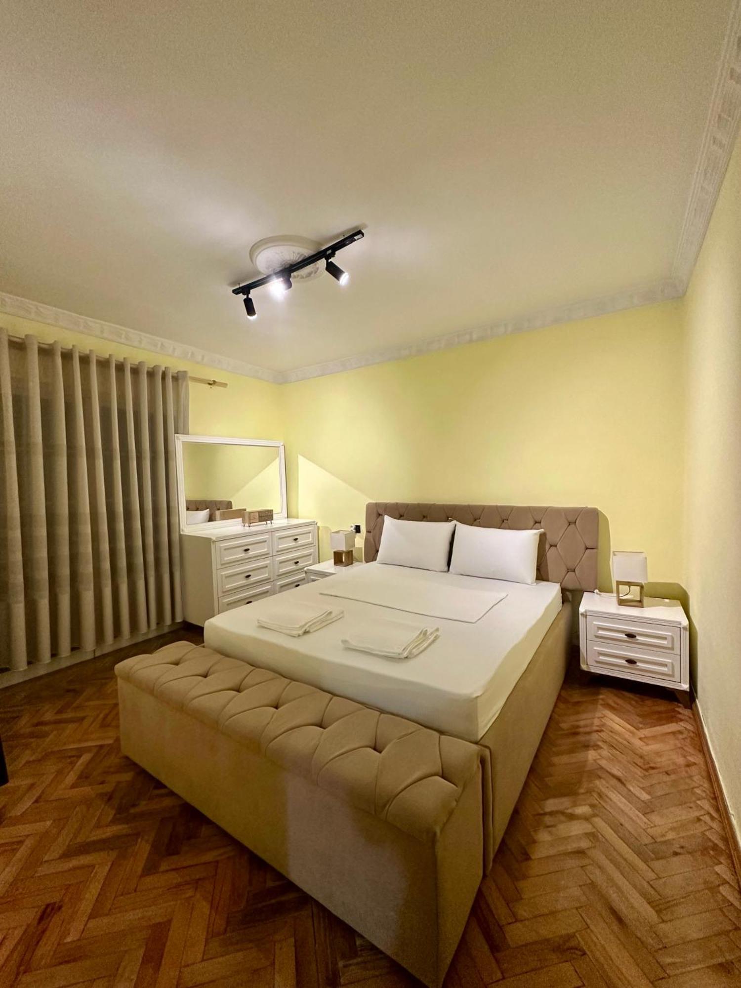 Fun House Serenity Apartment Tiranë Luaran gambar